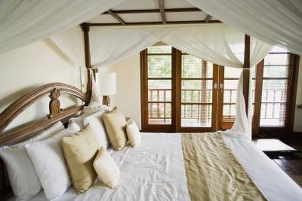 How To Make A Colonial Canopy Bed Drape Home Guides Sf Gate How To Make A Colonial Canopy Bed Drape