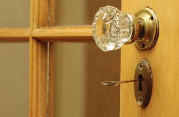 How To Replace An Interior Door Latch That Won T Stay Closed