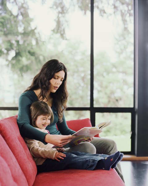 Mostre aos seus filhos que a leitura é uma atividade divertida