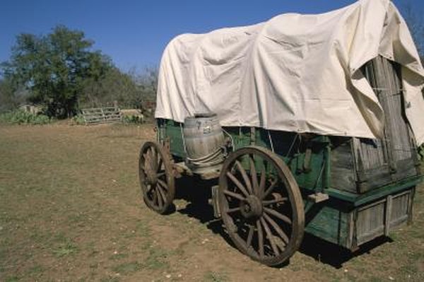 Western Rustic Yard Decor Home Guides Sf Gate Western Rustic Yard Decor
