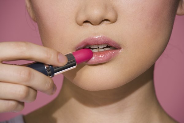 Os produtos de beleza podem conter metais pesados