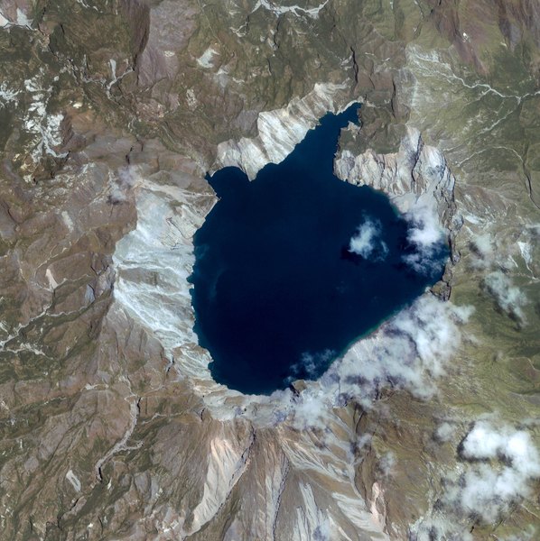 Aerial view of Mount Pinatubo, 2001