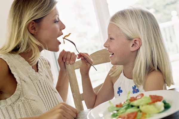 Equilibre os alimentos que sejam do gosto da criança