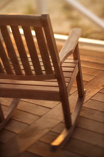 how-to-get-a-paint-scuff-off-wood-furniture-homesteady