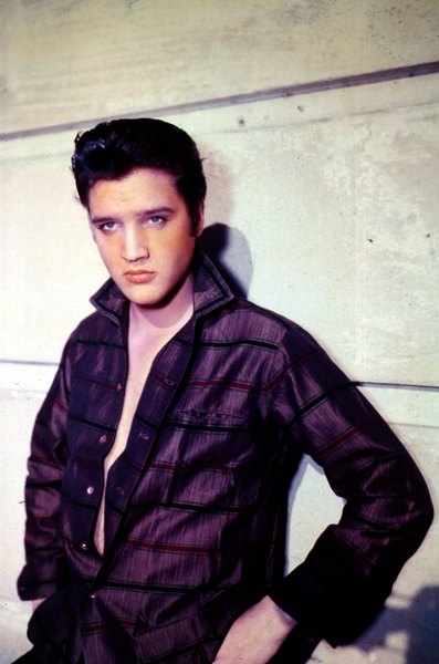 Muitas pessoas afirmam ter visto Elvis Presley vivo em distintas partes do mundo anos depois de sua morte
