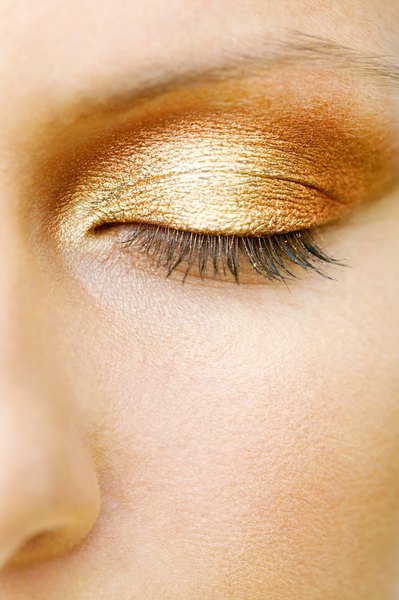 As sombras dão o tom do look