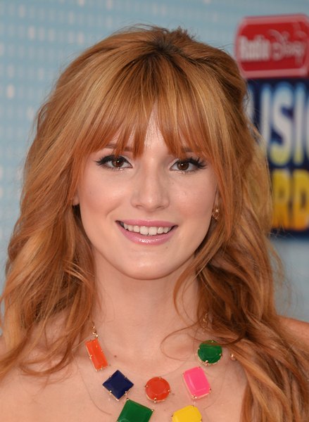 Bella Thorne e o ruivo mais desejado pelas jovens