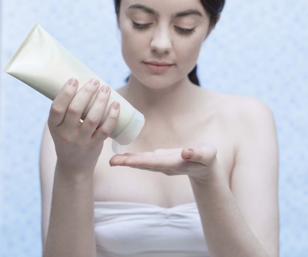 Escolha bem seu creme corporal para evitar irritações de pele
