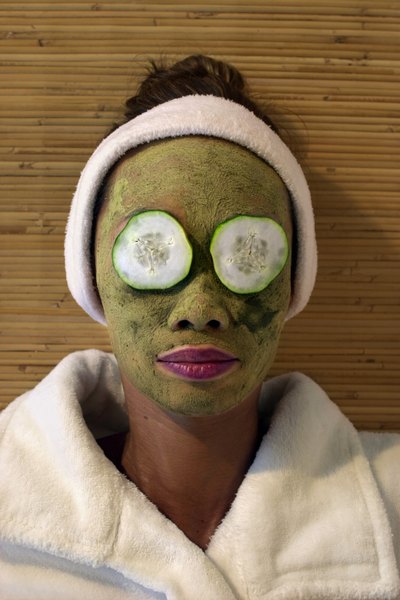 Algumas máscaras são capazes de equilibrar e revitalizar a pele com acne