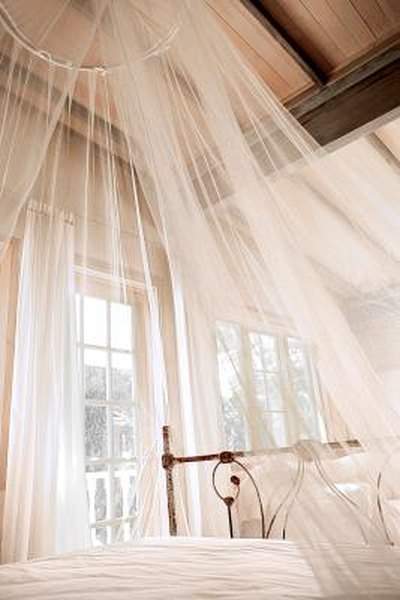 Bedroom Decorating Ideas With Tulle And Wall Drapes Home