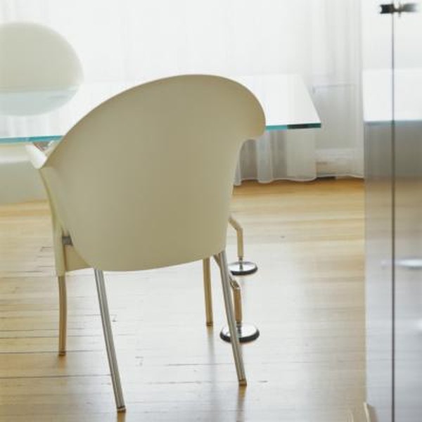How To Remove Scratches Ses On Laminate Flooring Home Guides How To Remove Scratches Ses On Laminate Flooring Home Guides Sf Gate
