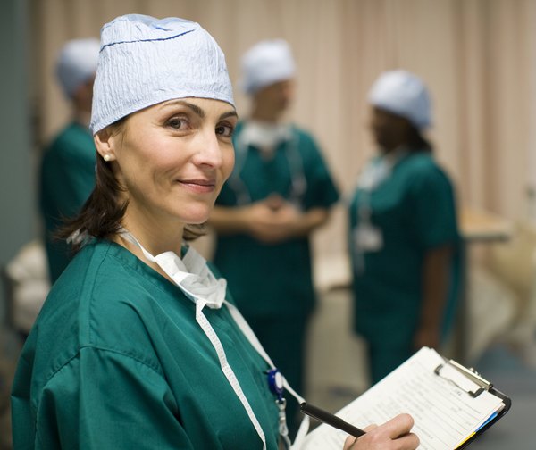 how-much-does-a-brain-surgeon-make-a-year-woman