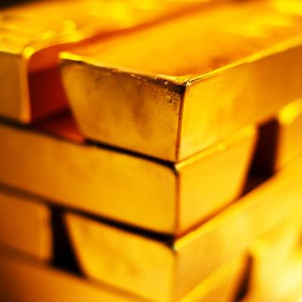 Investors can glean insights from the relationship between the price of gold bullion and the stock market.