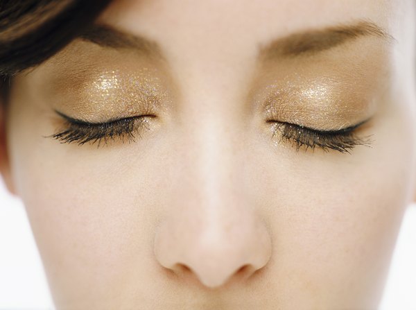 Use as cores certas de sombra para realçar os olhos
