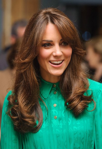 Faça um penteado com mais volume
