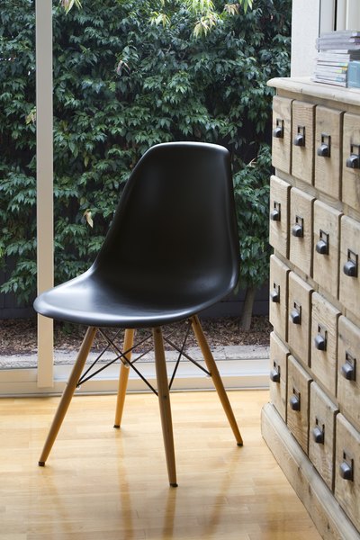 How to Authenticate an Eames Chair | HomeSteady