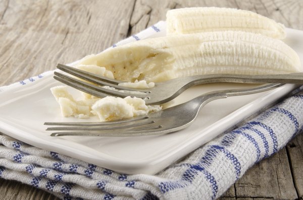 Esta máscara feita com bananas ajuda a desacelerar a passagem do tempo sobre a pele