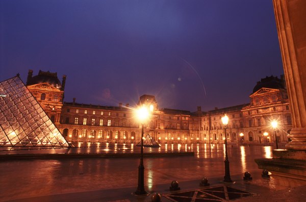 Museu do Louvre: modelo e precedente de todos os grandes museus nacionais europeus e norte-americanos