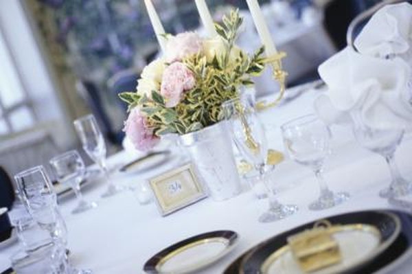 The Average Cost of Table Settings at a Wedding