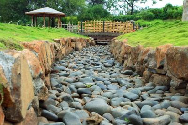The Diffe Kinds Of Rocks In Landscaping Home Guides Sf Gate The Diffe Kinds Of Rocks In Landscaping