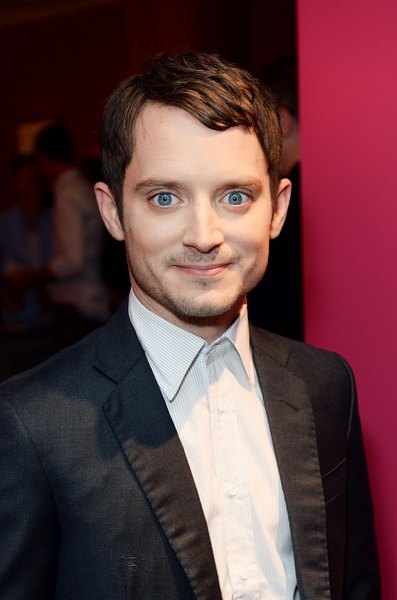 Elijah Wood é figurinha conhecida, mas nunca conseguiu dar o grande salto da carreira