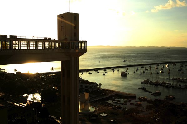 A capital baiana mistura paisagens históricas e praias deslumbrantes