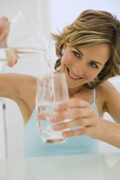 does-drinking-water-affect-food-digestion-woman