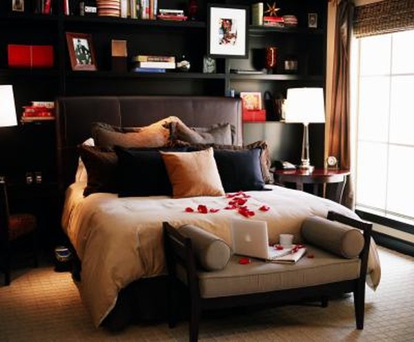 How To Create A Red Black White Bedroom Home Guides Sf Gate How To Create A Red Black White Bedroom