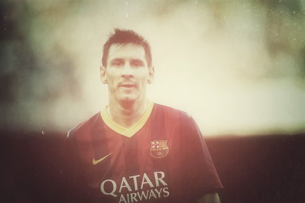 A partir de 2010, Messi quebrou uma série de recordes na história do futebol