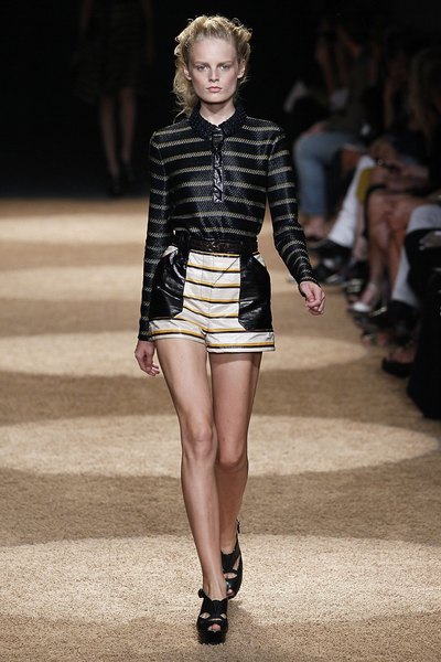 Uma tendência fresquinha, os shorts bodycon vêm com tudo