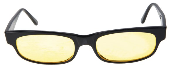 Com lentes coloridas