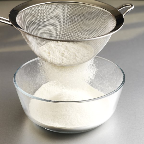 Peneire bem os ingredientes