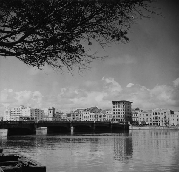Vista do Recife, sobre o rio Capibaribe (1955)
