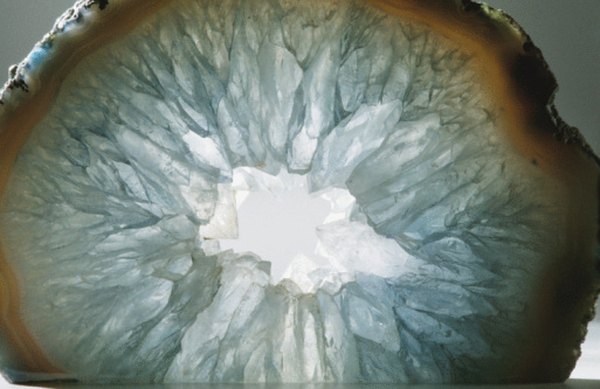 Geodes have a dramatic appearance.