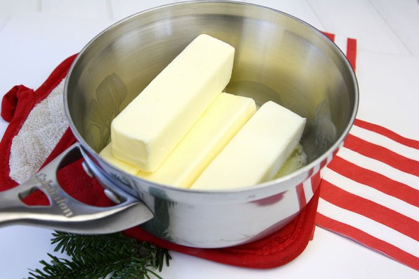 Derreta a manteiga para o caramelo