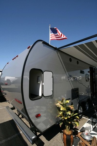 are most travel trailers 30 amp