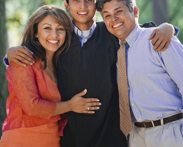 How Should a Mother  Dress  for a Graduation  LEAFtv