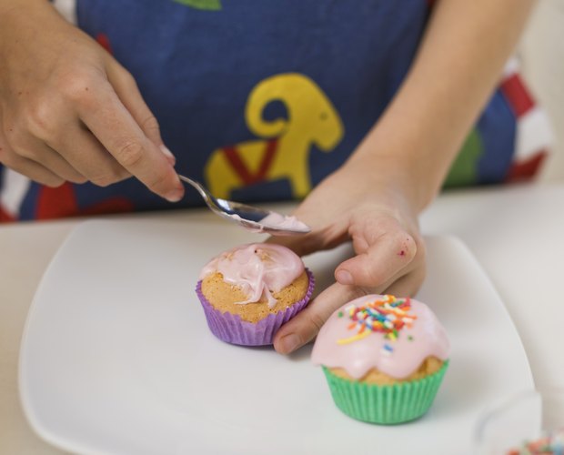 can-you-eat-cake-icing-that-is-out-of-date-leaftv