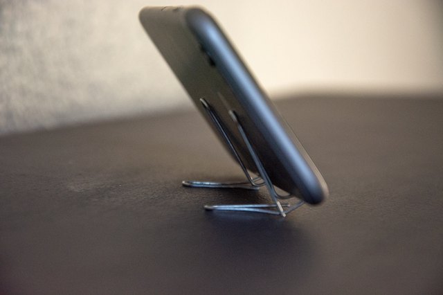 paper clip smartphone stand