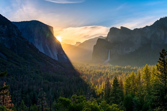 Tunnel View Point at Yosemite National Park