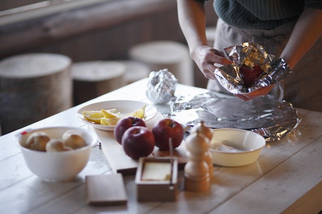 Making baked apple