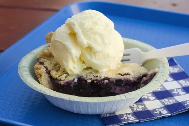 How to Use Frozen Blueberries in Pies | eHow