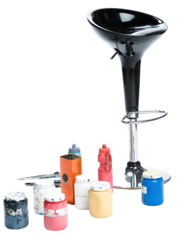 What Type of Paint to Use for Plastic Bottles? | eHow