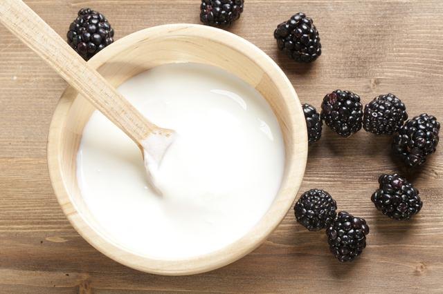 Yogurt bowl with fruit