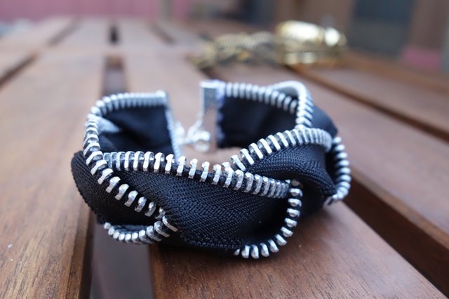 Make Bracelets Using Zippers Tutorial (3 Ways!) | eHow