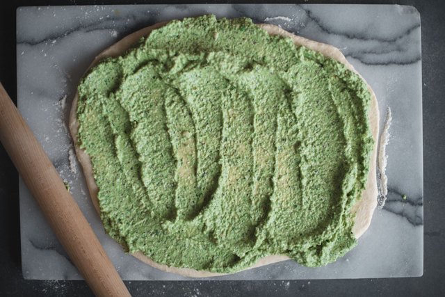 How to Make Cheesy Herb Swirl Bread  eHow