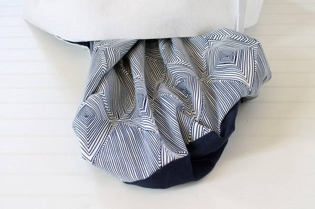 How to Make an Anthropologie-Inspired Laundry Hamper | eHow