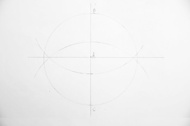 How to Divide a Circle Into Equal Segments (with Pictures) | eHow