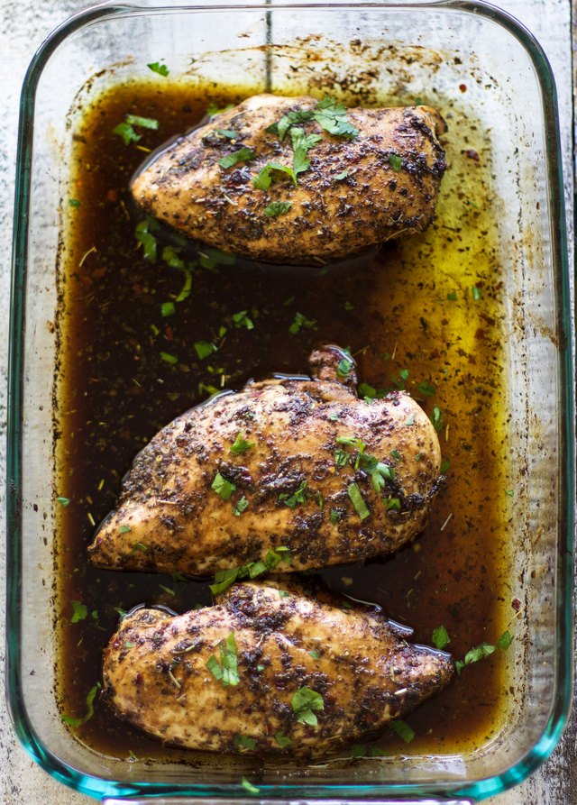 How to Bake Juicy Chicken Breast | eHow
