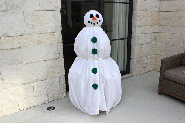 How to Make a Beautiful Light-Up Melting Snowman